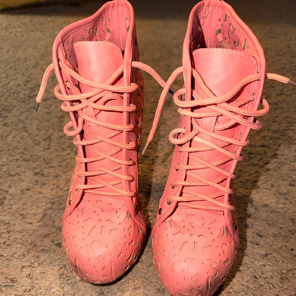 Refresh Coral Lace-Up Laser-Cut Ankle Boots